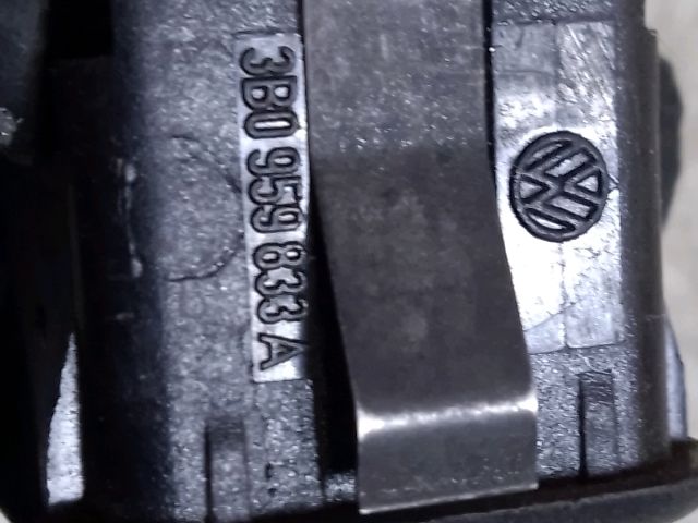 bontott VW GOLF IV Tankajtó Nyitó Kar / Gomb