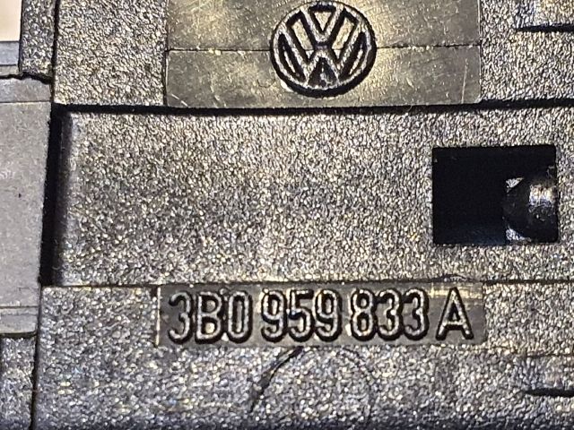 bontott VW GOLF IV Tankajtó Nyitó Kar / Gomb