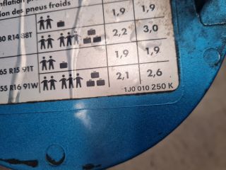 bontott VW GOLF IV Tankajtó