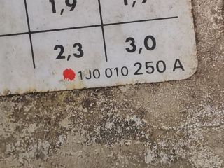 bontott VW GOLF IV Tankajtó