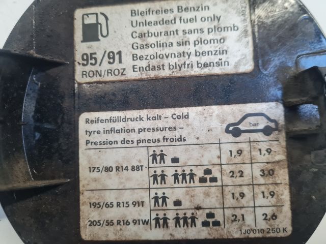 bontott VW GOLF IV Tankajtó