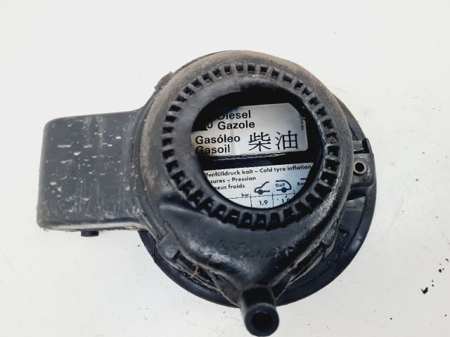 bontott VW GOLF IV Tankajtó