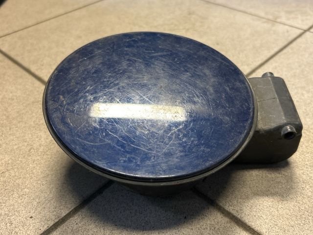 bontott VW GOLF IV Tankajtó