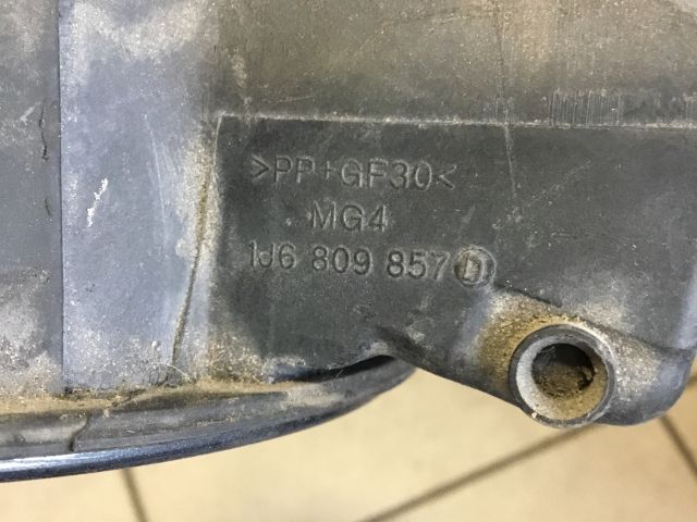 bontott VW GOLF IV Tankajtó