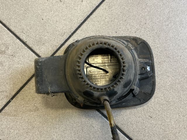 bontott VW GOLF IV Tankajtó