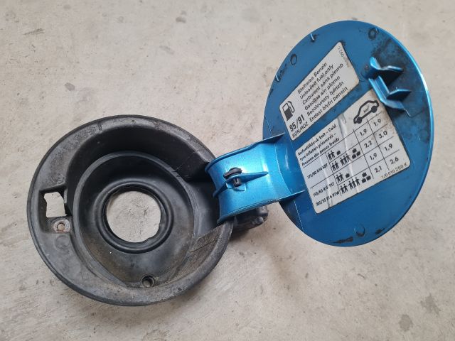 bontott VW GOLF IV Tankajtó