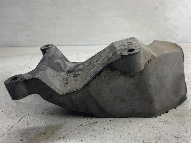 bontott VW GOLF IV Tartó Bak