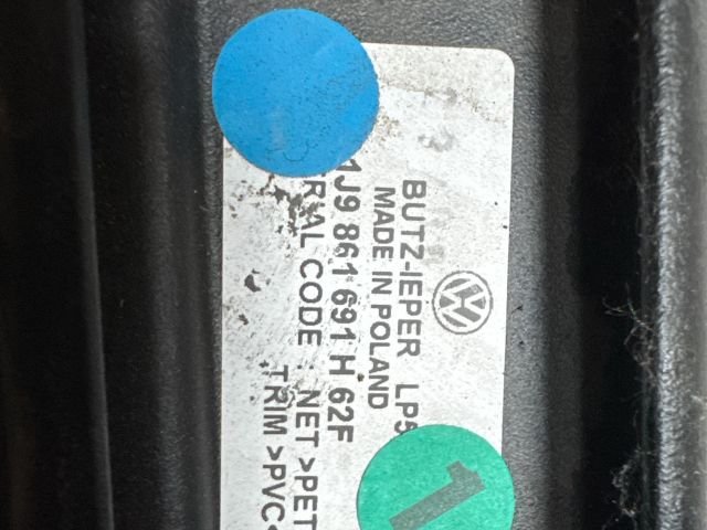 bontott VW GOLF IV Térelválasztó