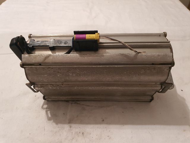 bontott VW GOLF IV Utasoldali Légzsák