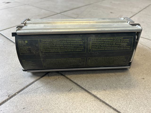 bontott VW GOLF IV Utasoldali Légzsák