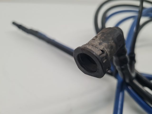 bontott VW GOLF IV Üzemanyagcső