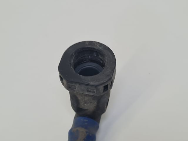 bontott VW GOLF IV Üzemanyagcső