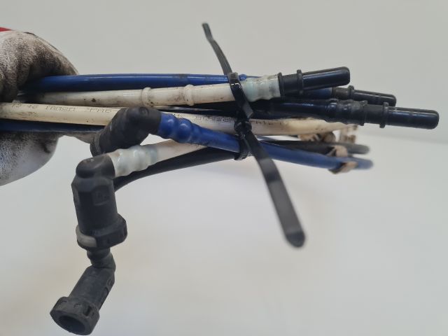 bontott VW GOLF IV Üzemanyagcső