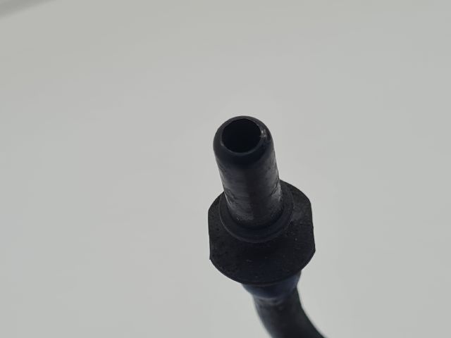 bontott VW GOLF IV Üzemanyagcső