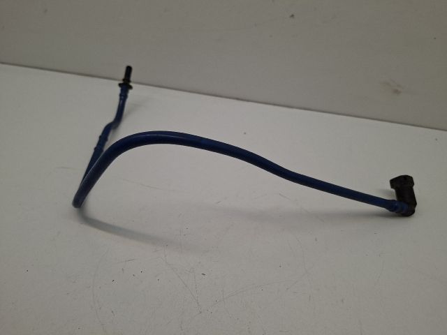 bontott VW GOLF IV Üzemanyagcső