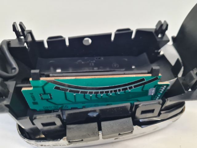 bontott VW GOLF IV Váltókar Keret