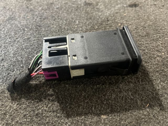 bontott VW GOLF IV Vészvillogó Kapcsoló