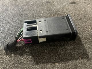 bontott VW GOLF IV Vészvillogó Kapcsoló