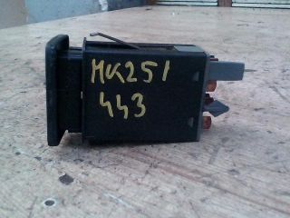 bontott VW GOLF IV Vészvillogó Kapcsoló