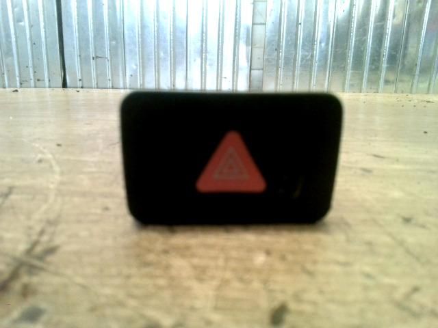 bontott VW GOLF IV Vészvillogó Kapcsoló