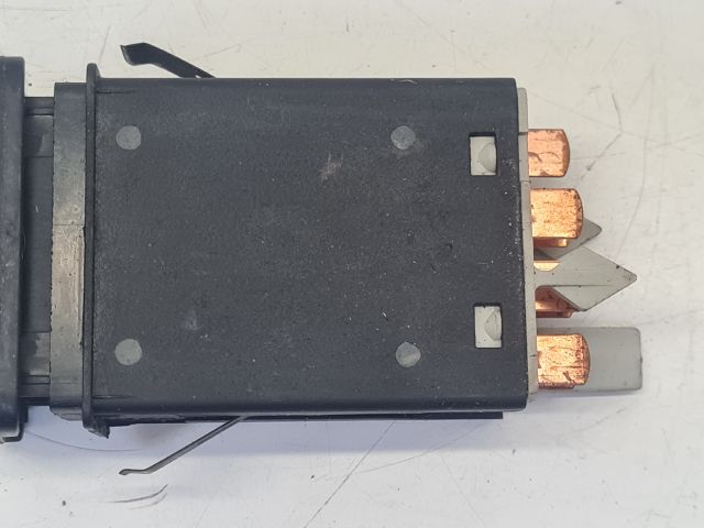 bontott VW GOLF IV Vészvillogó Kapcsoló