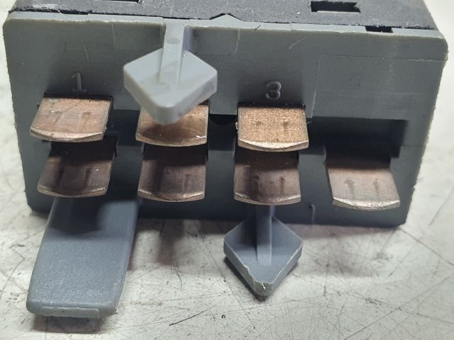 bontott VW GOLF IV Vészvillogó Kapcsoló