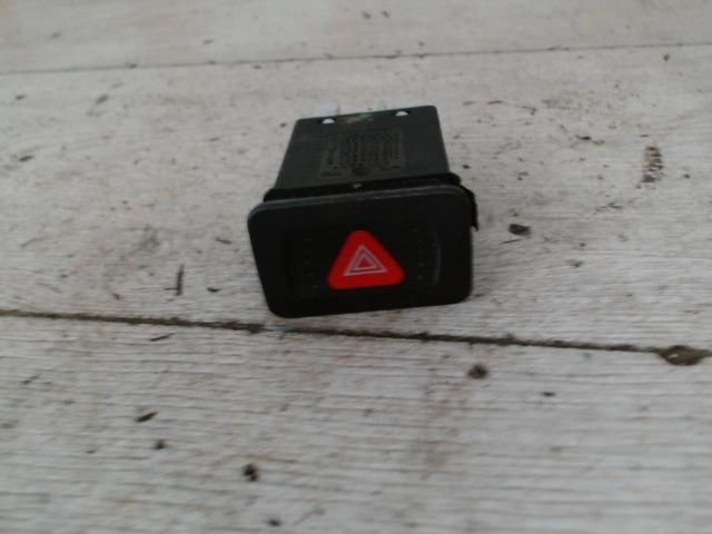 bontott VW GOLF IV Vészvillogó Kapcsoló