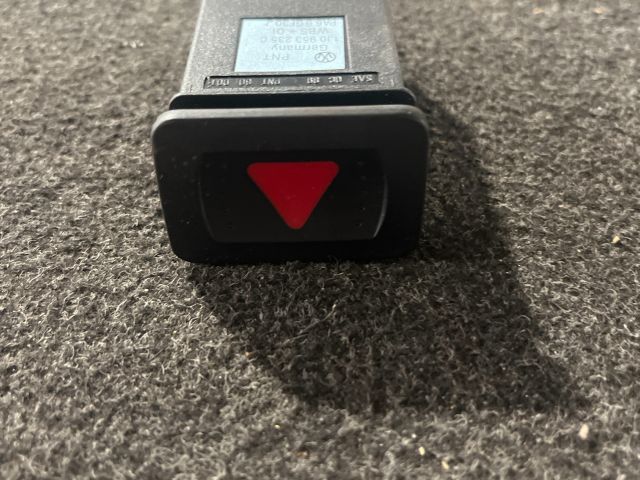 bontott VW GOLF IV Vészvillogó Kapcsoló