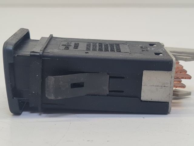 bontott VW GOLF IV Vészvillogó Kapcsoló