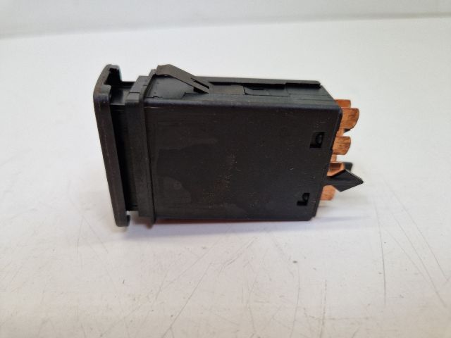 bontott VW GOLF IV Vészvillogó Kapcsoló