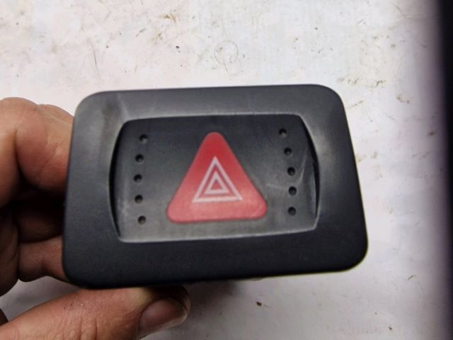 bontott VW GOLF IV Vészvillogó Kapcsoló