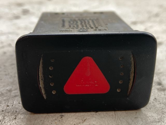 bontott VW GOLF IV Vészvillogó Kapcsoló