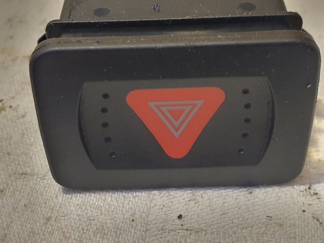 bontott VW GOLF IV Vészvillogó Kapcsoló