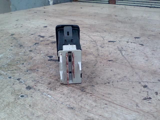 bontott VW GOLF IV Vészvillogó Kapcsoló