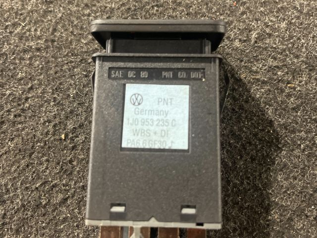 bontott VW GOLF IV Vészvillogó Kapcsoló