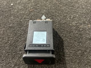 bontott VW GOLF IV Vészvillogó Kapcsoló