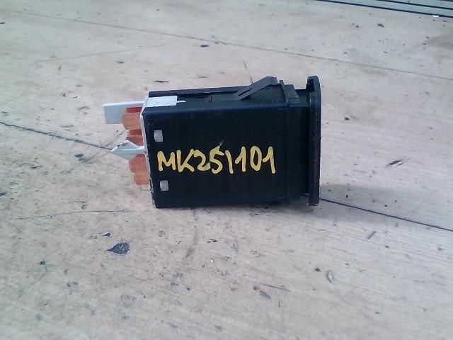 bontott VW GOLF IV Vészvillogó Kapcsoló