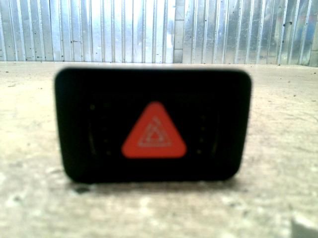 bontott VW GOLF IV Vészvillogó Kapcsoló