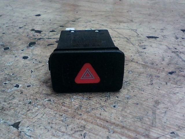 bontott VW GOLF IV Vészvillogó Kapcsoló