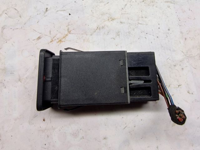 bontott VW GOLF IV Vészvillogó Kapcsoló