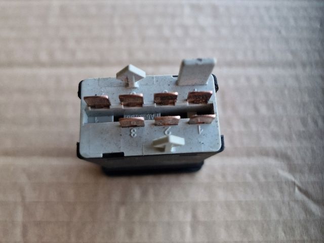 bontott VW GOLF IV Vészvillogó Kapcsoló