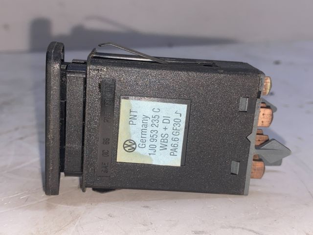 bontott VW GOLF IV Vészvillogó Kapcsoló