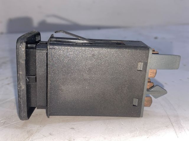 bontott VW GOLF IV Vészvillogó Kapcsoló