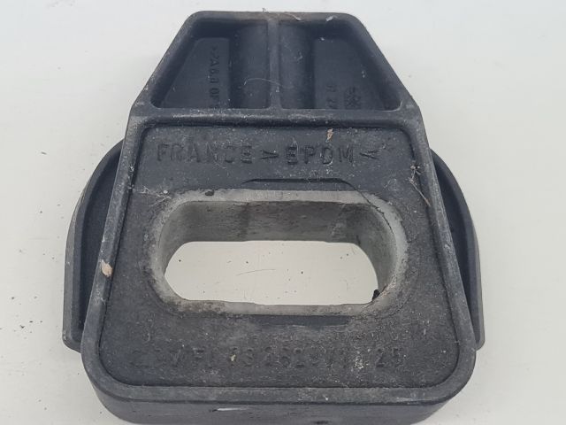 bontott VW GOLF IV Vízhűtő Radiátor Tartó