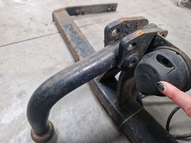 bontott VW GOLF IV Vonóhorog