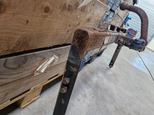 bontott VW GOLF IV Vonóhorog