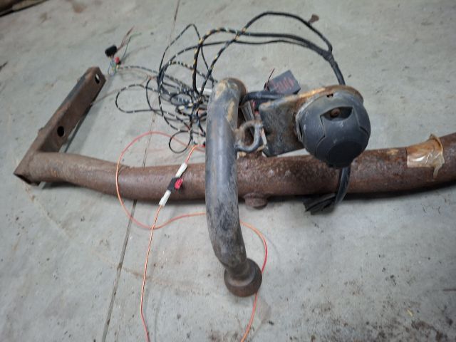 bontott VW GOLF IV Vonóhorog