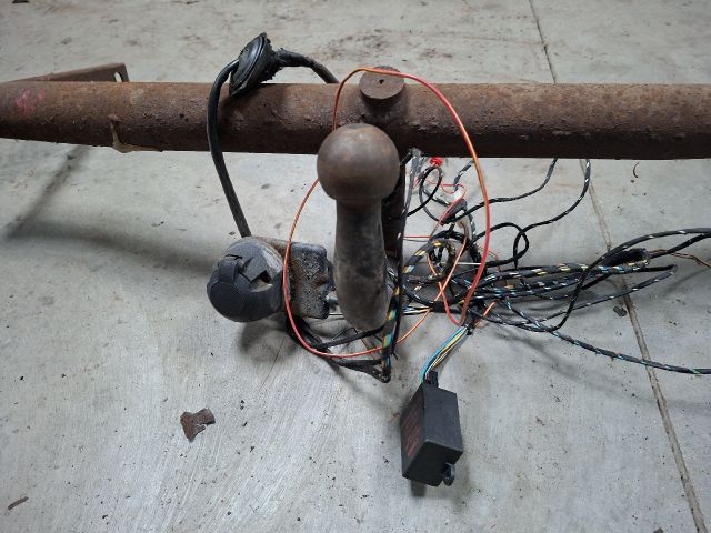 bontott VW GOLF IV Vonóhorog