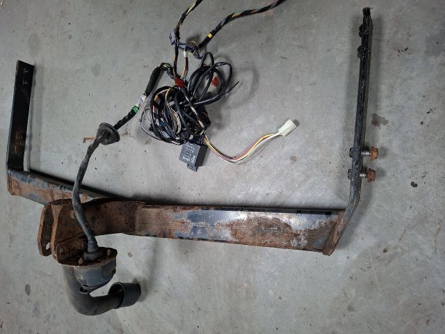 bontott VW GOLF IV Vonóhorog