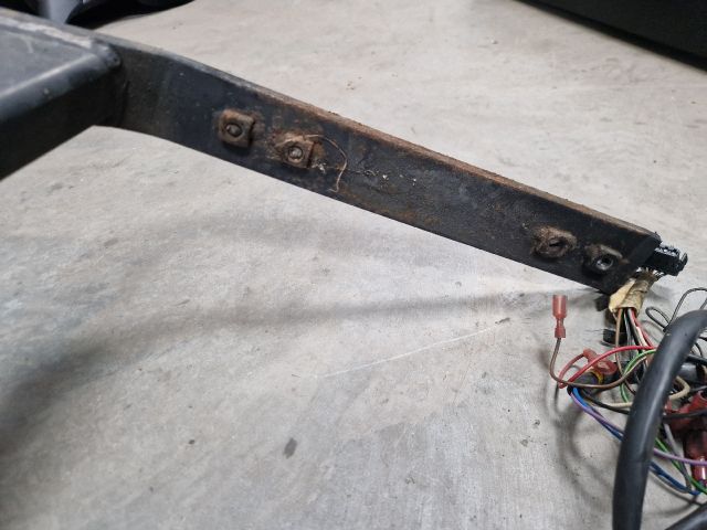 bontott VW GOLF IV Vonóhorog